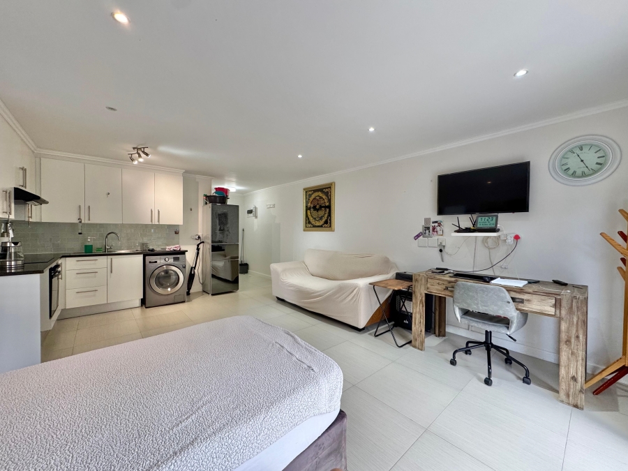 1 Bedroom Property for Sale in Kenilworth Western Cape